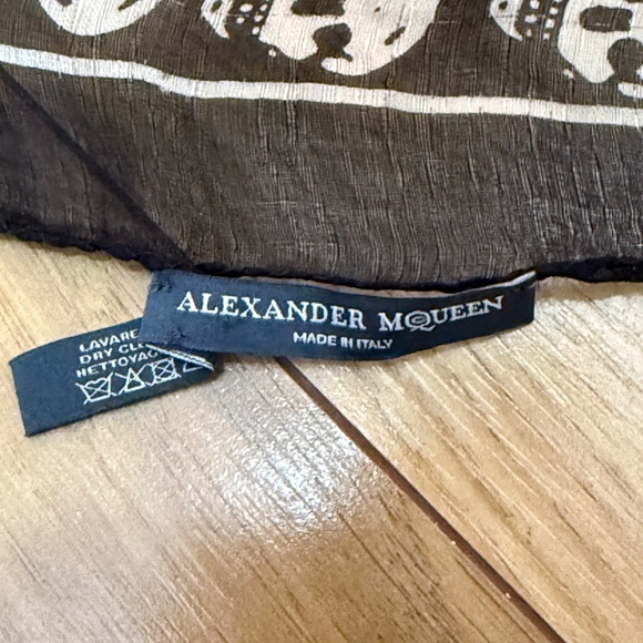 Alexander McQueen 100% Silk Scarf - Picture 2 of 6